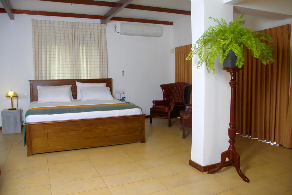 Lodge 19 Negombo Buitenkant foto