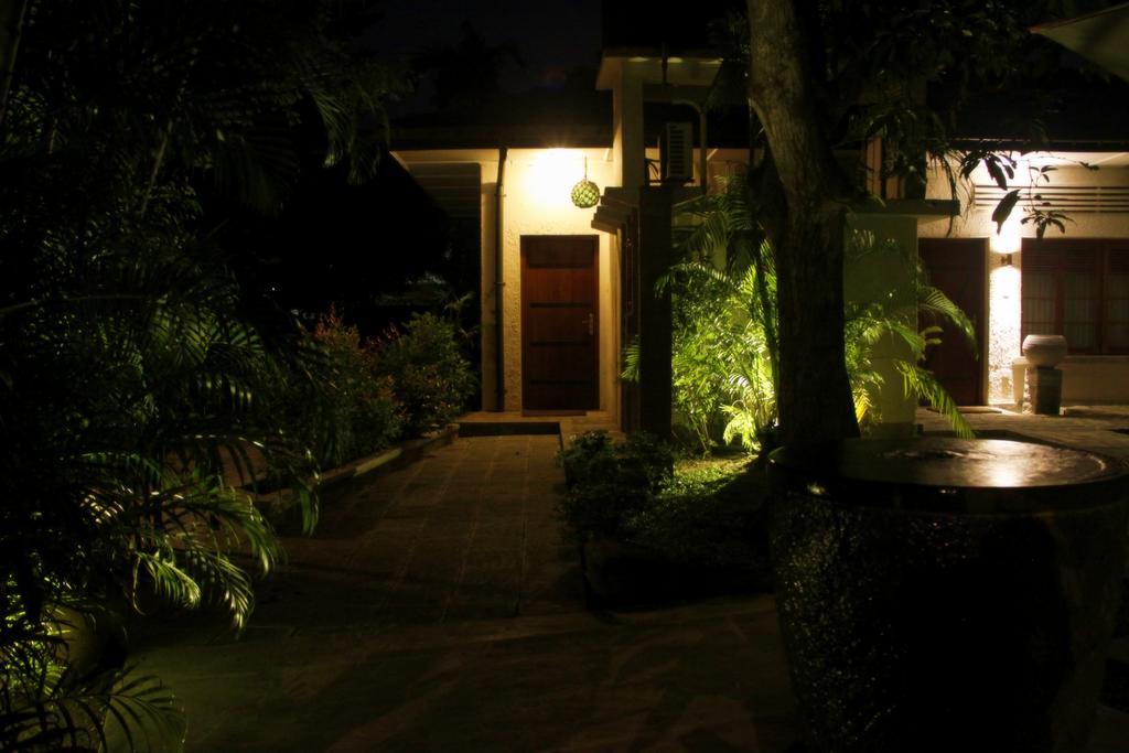 Lodge 19 Negombo Buitenkant foto