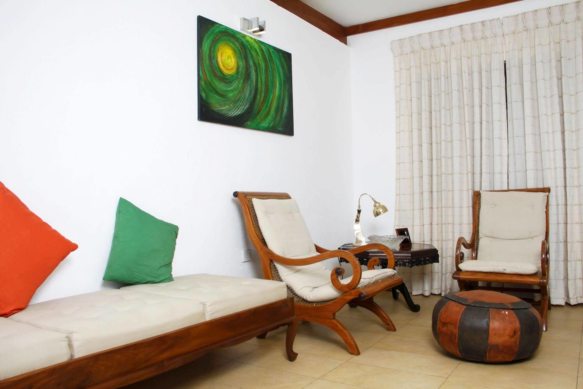 Lodge 19 Negombo Buitenkant foto