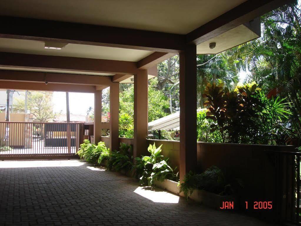 Lodge 19 Negombo Buitenkant foto